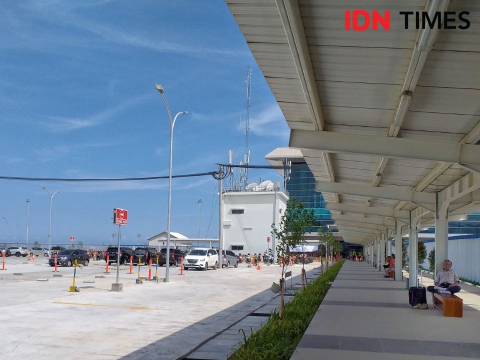 [FOTO] Asyiknya Piknik ke YIA, Bandara Baru Milik Yogyakarta