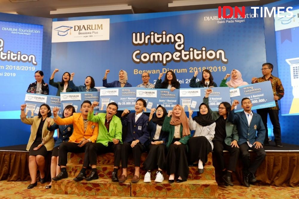 Pemenang Djarum Foundation Writing Competition Raih Beasiswa Rp20 Juta