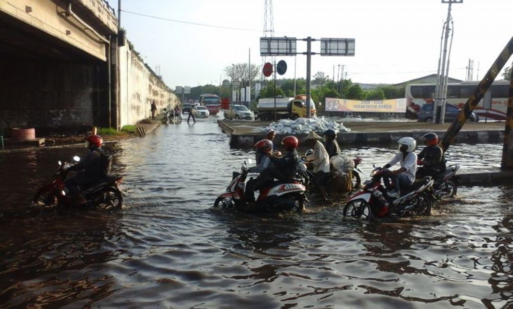 Hujan dan Rob, Banjir di Surabaya Timur Lama Surutnya