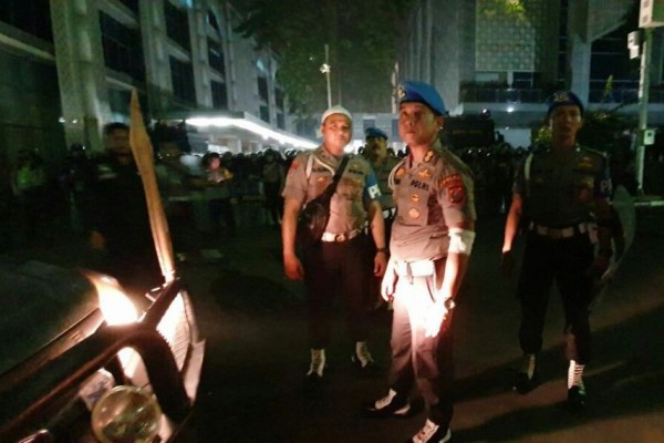 Aksi di DPRD Sumut Ricuh, AKBP Triadi Terluka Kena Serpihan Kaca