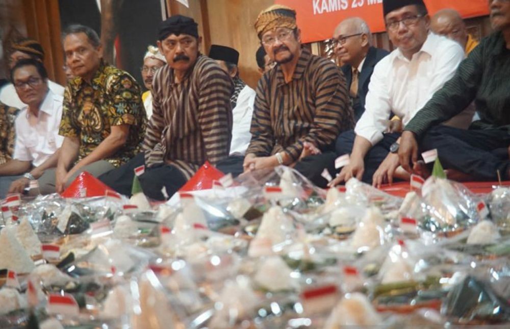 Kirab 1001 Tumpeng, Warga Solo Syukuran Jokowi-Ma’ruf Menang Pilpres