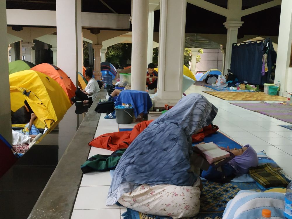 Ratusan Tenda Ramaikan Itikaf di Masjid Habiburrahman Bandung