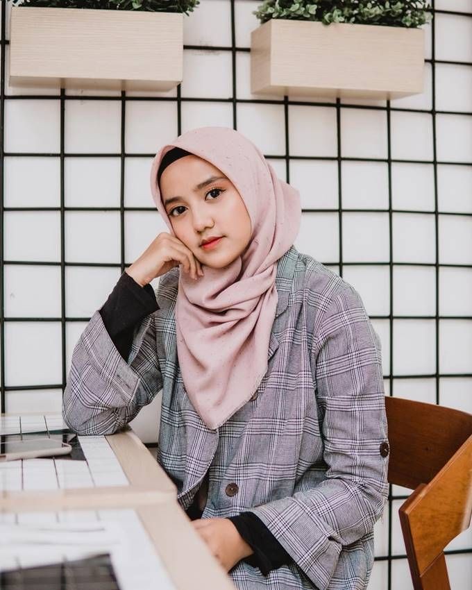 Jarang Disorot, Ini 10 Potret Anggun Wirda Mansur yang Tampil Memesona