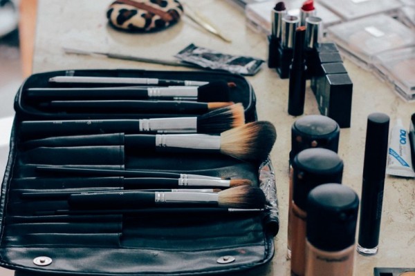 Halal, 7 Brand Kosmetik Lokal Ini Bisa Bikin Hati Adem Memakainya
