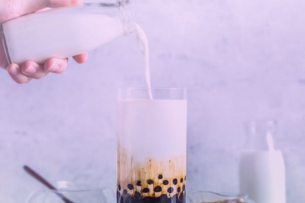 Gak Perlu Beli, Ini Resep Bikin Brown Sugar Bubble Milk Tea ala Kafe