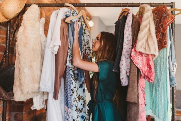 6 Tips Murah Sulap Baju Lama Buat Lebaran, Modal di Bawah Rp100 Ribu
