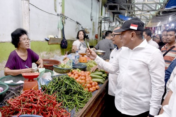 Edy Rahmayadi Pastikan Stok Bahan Pokok Lebaran di Sumut Aman