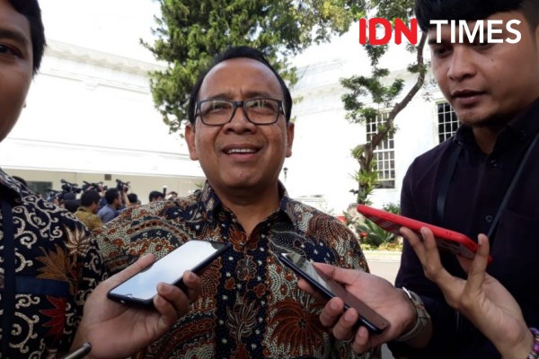 Mensesneg Bawa Surat Presiden ke DPR Berisi Nama Panglima TNI Baru