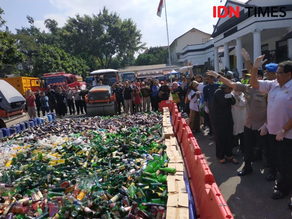 Polresta Mataram Sita Ribuan Botol Miras dari THM dan Warung