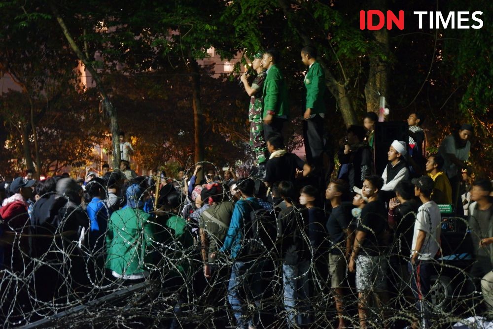 Polisi Sebut Ambulans Bawa Bambu Runcing saat Demo GNKR di DPRD Sumut 