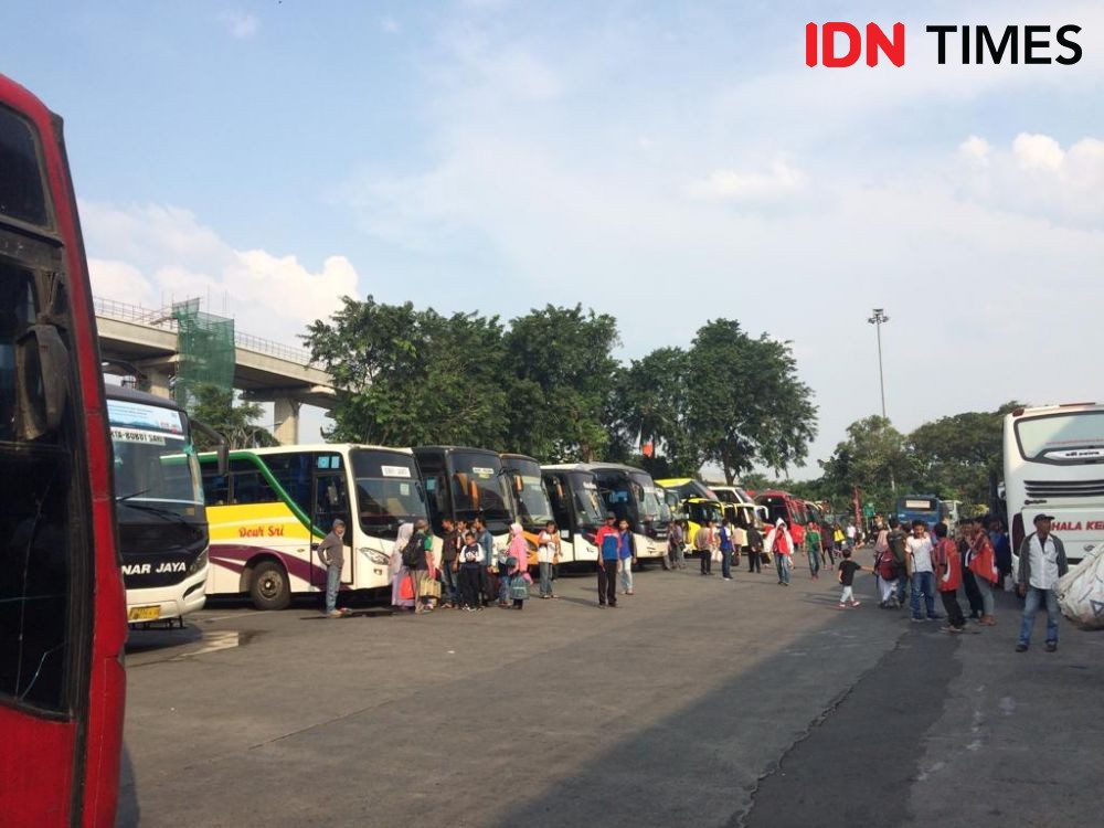 Harga BBM Subsidi Naik, Beban Juragan Angkot dan Bus Semarang Tambah Berat
