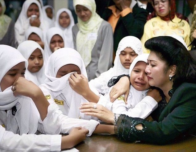 10 Kenangan 1 Dekade Masa Pengabdian Ani Yudhyono Sebagai Ibu Negara<script async src=