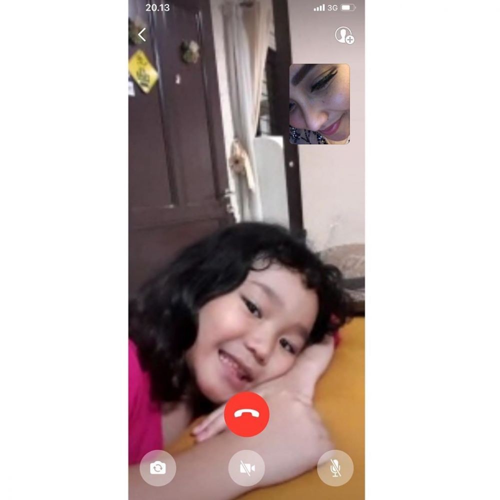 Ini 10 Momen Seru Ayu Ting Ting Ajari Bilqis Puasa di Tengah Kesibukan
