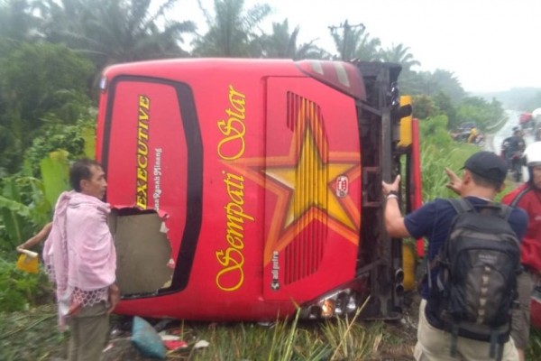 Bus dari Pekanbaru Alami Kecelakaan di Rantauprapat, 3 Orang Tewas