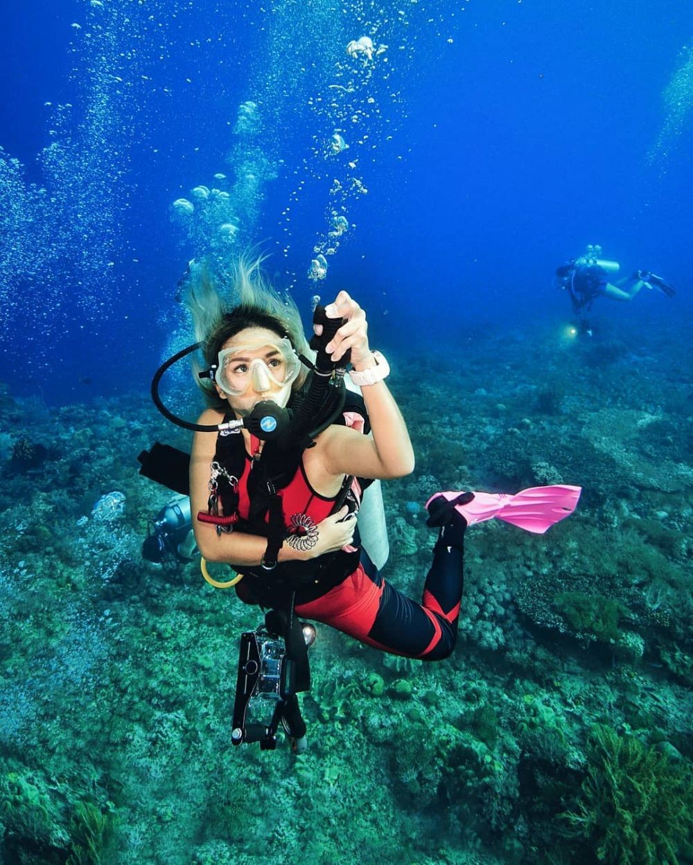 Самая глубокая женская. Скуба дайвинг. Дайвинг Scuba. Скуба герл. Скуба акваланг.