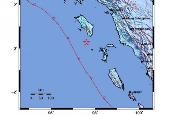 Nias Diguncang Gempa, Warga Panik Keluar Rumah