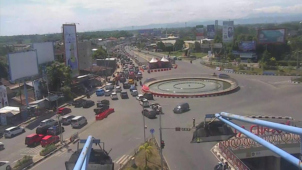 Ditinggal Mudik Warganya, Jalan-jalan Makassar Mendadak Lengang