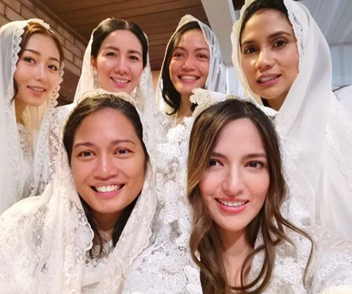 Serba Putih, 10 Potret Seru Lebaran Nia Ramadhani dan Keluarga Bakrie