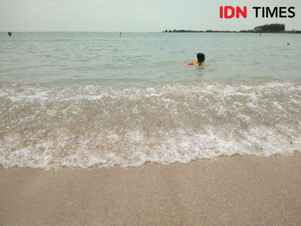 Waspadai Ubur-ubur, Wisatawan Dilarang Berenang di Pulau Panjang