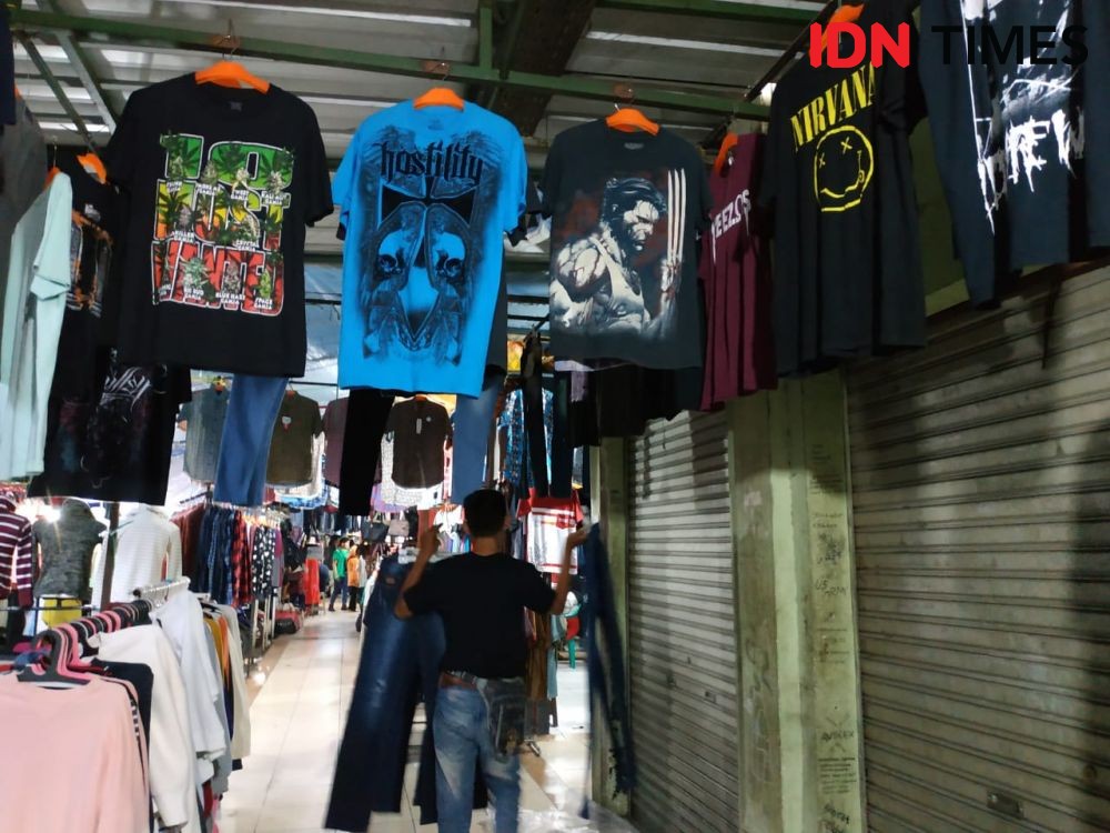 Lebaran 2019, Tren Penjualan Baju Bekas di Pasar Cimol Kian Menurun