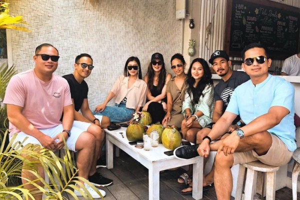 10 Potret Luna Maya Liburan di Bali Bareng Pengusaha Kaya Malaysia