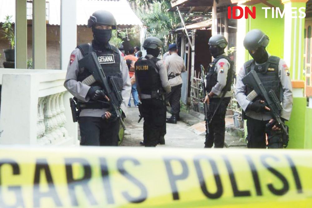 Densus 88 Geledah Kantor Donatur Terduga Teroris di Kabupaten Bandung 