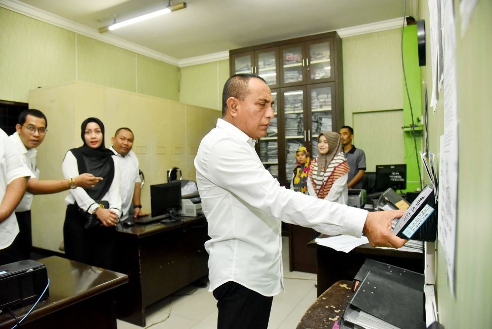 ASN Bersantai di Jam Kerja, Gubernur Sumut: Lebih Bagus Pulang Saja!