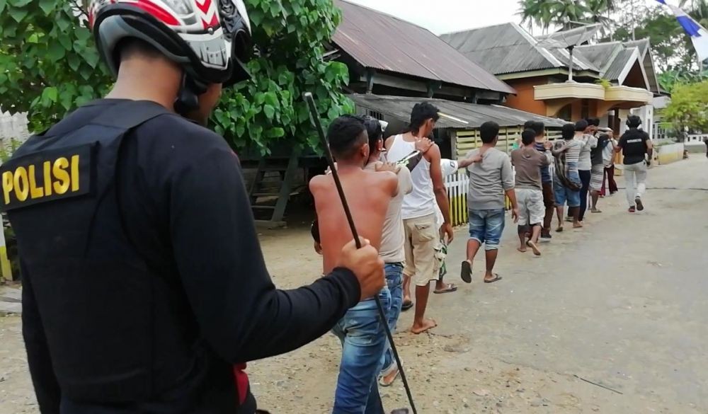 FOTO: Dua Hari Lebaran nan Mencekam di Sudut Pulau Buton