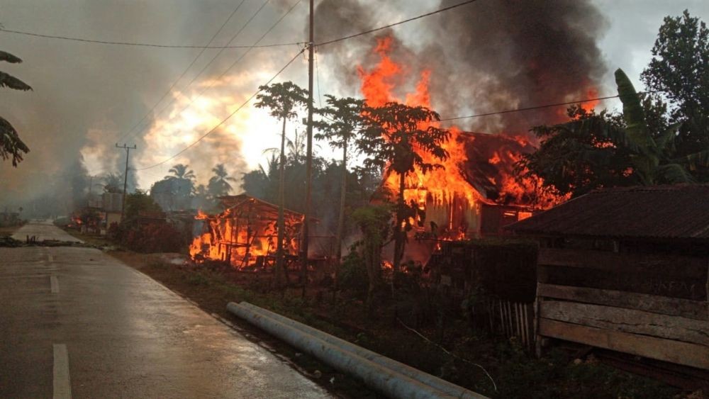 FOTO: Dua Hari Lebaran nan Mencekam di Sudut Pulau Buton