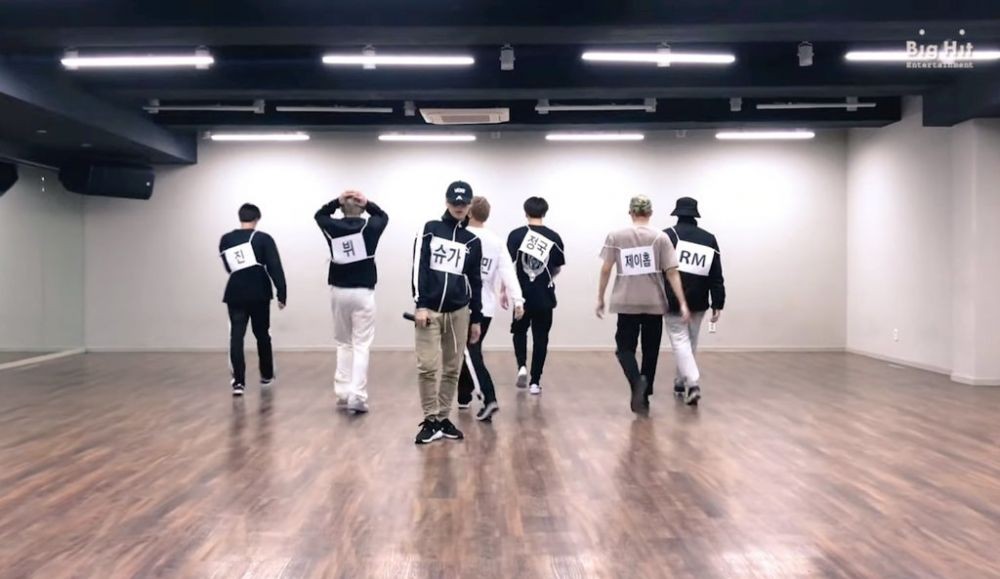 V Drop Dance Practice. Ай ди от фан дэнс дропа.