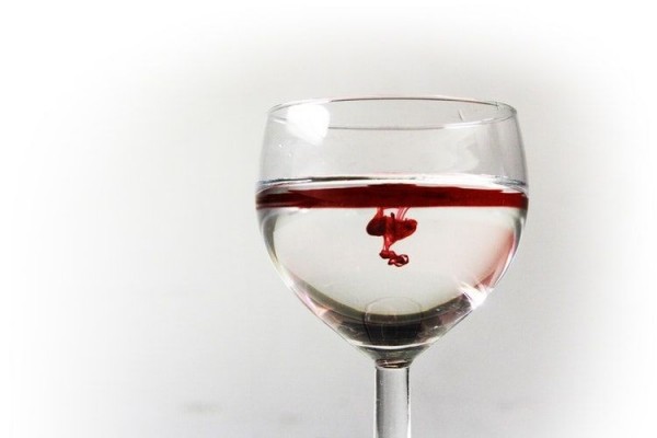 Cek Kondisi Kesehatanmu dari 7 Tipe Warna Darah Ketika Menstruasi
