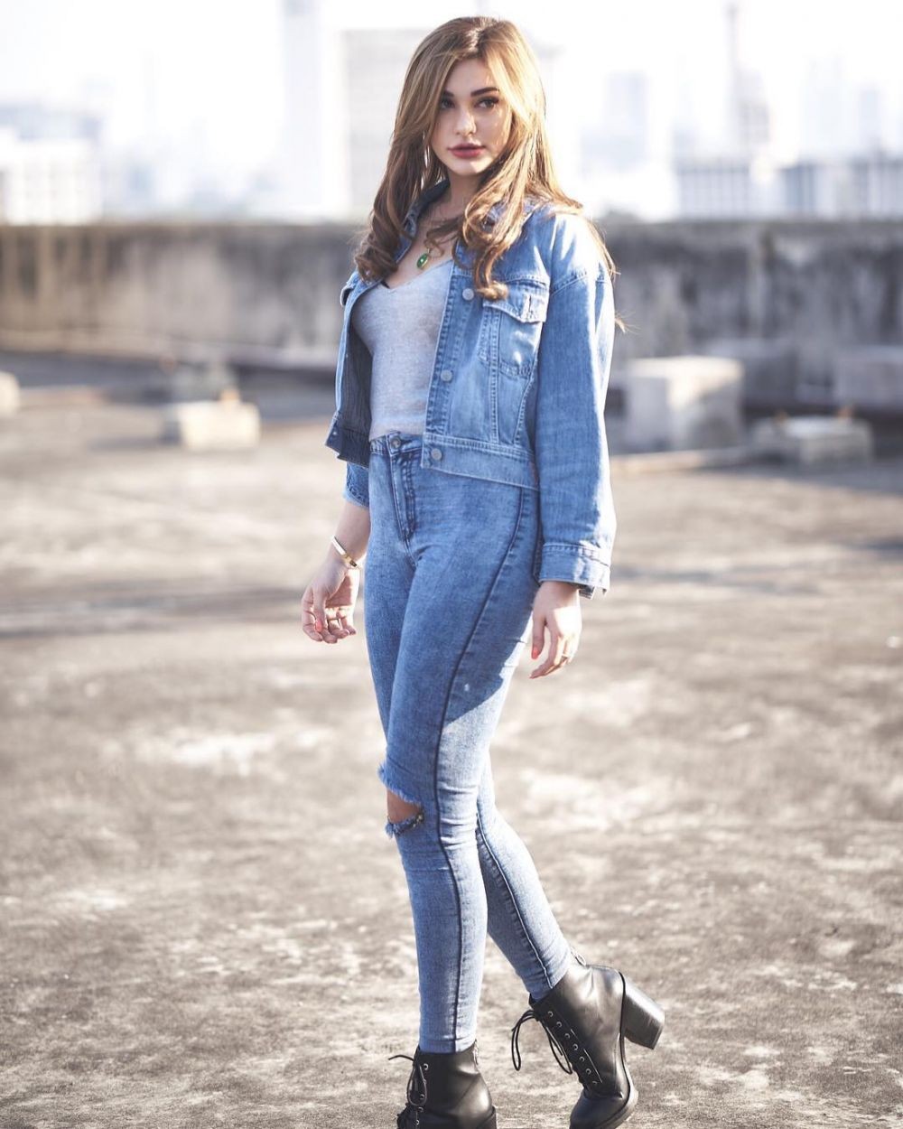 Bak Bidadari, 10 Gaya OOTD Memikat Nora Alexandra, Istri Jerinx SID