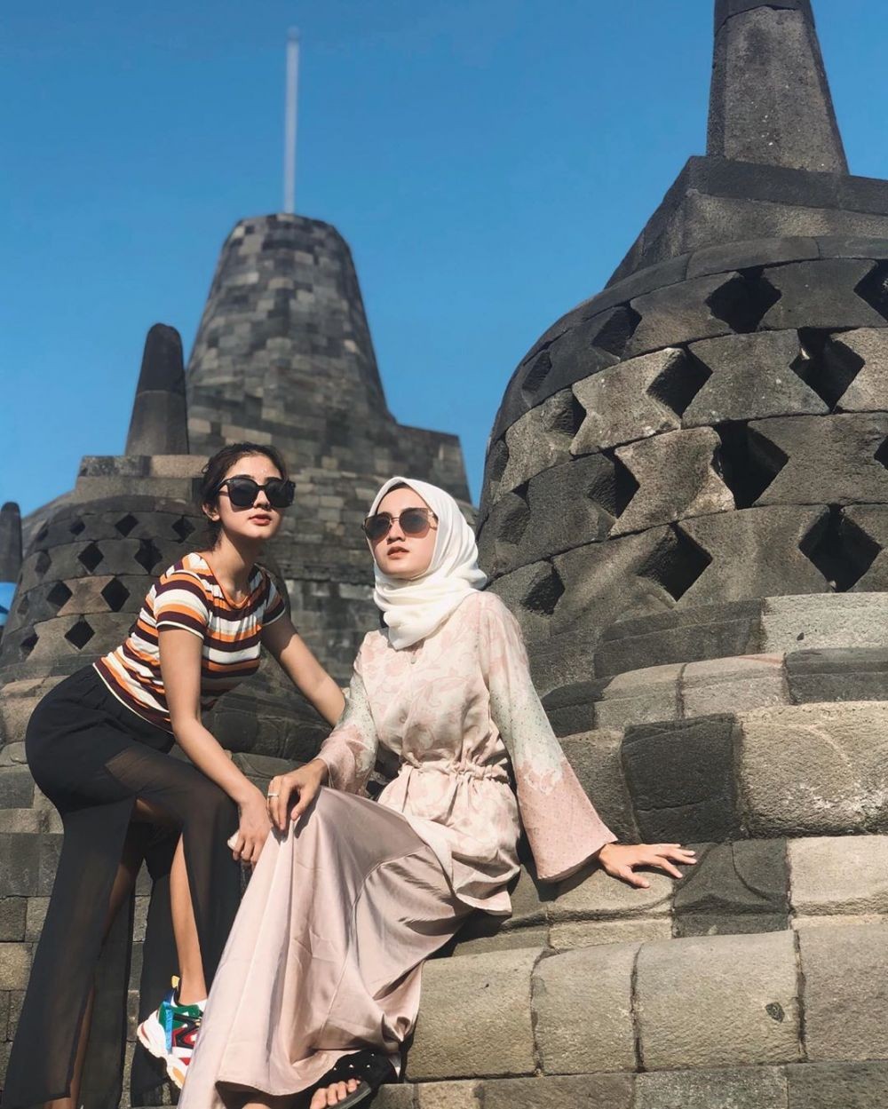 Memesona, 10 Momen Liburan Pedangdut Ghea Youbi yang Hits Banget!