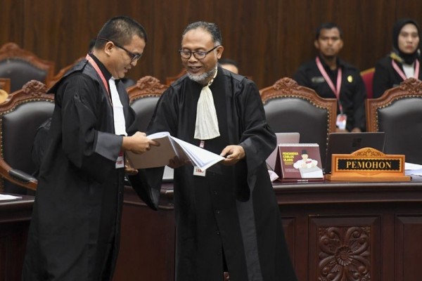 Bacakan Gugatan Sengketa Pilpres, BW Sempat Ungkit Kisah Nabi