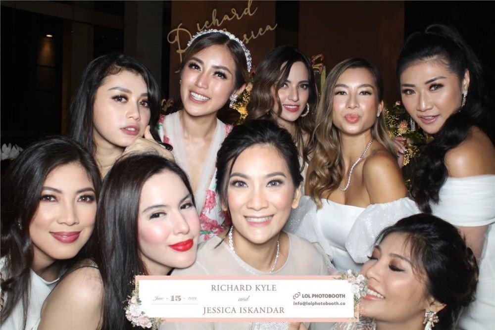Momen Seleb Saat Hadiri Tunangan Mewah Jessica Iskandar & Richard Kyle