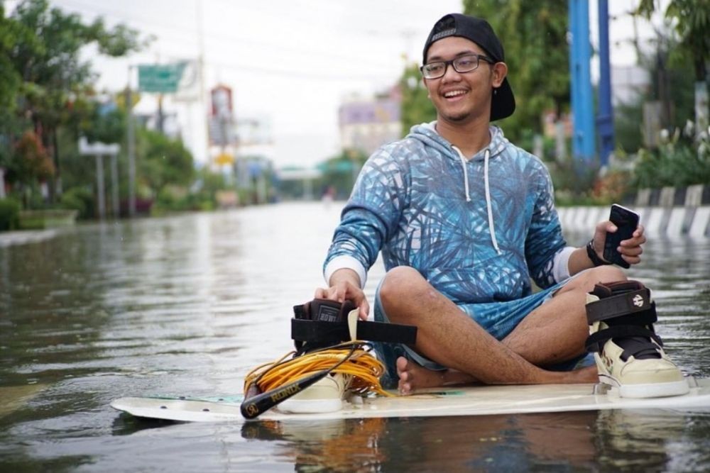 Viral, Wakeboarding untuk Protes Banjir di Samarinda