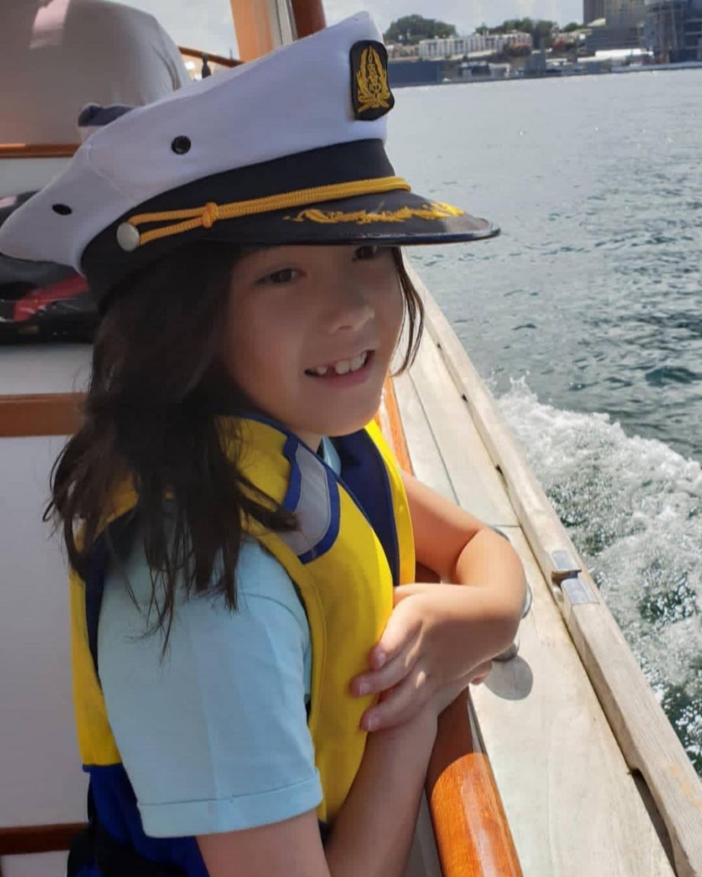 Berparas Bule, 10 Pesona Mikhaela, Putri Nafa Urbach - Zack Lee