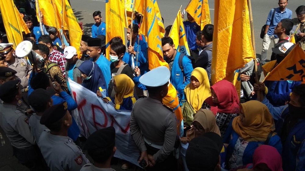 Demo Tagih Janji Bupati, Mahasiswa dan Polisi Nyaris Bentrok