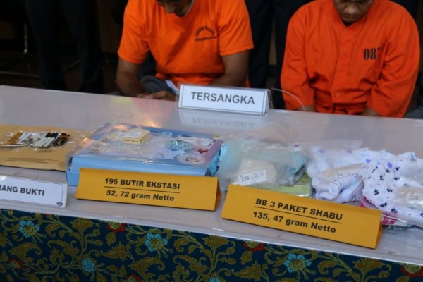 Niat Hati Liburan ke Bali, Turis Amerika Justru Ditangkap di Bandara