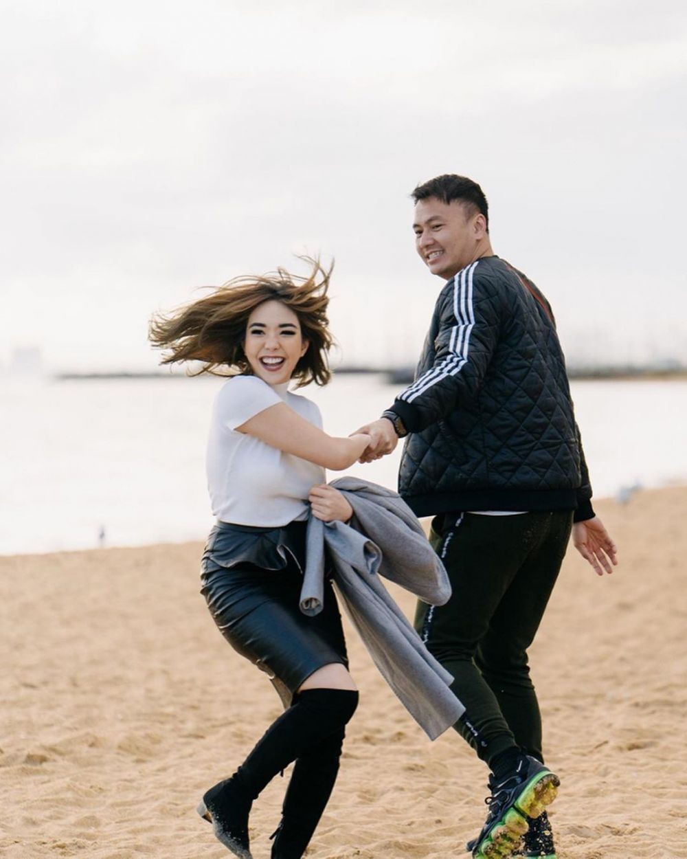 Mirip Prewed, Ini 10 Potret Liburan Gisel dan Wijin yang Bikin Baper