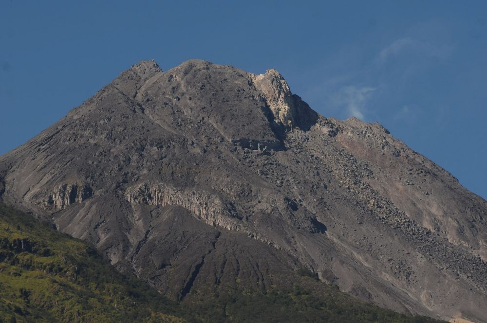 Lava Pijar Muncul, Gunung Merapi Memasuki Fase Erupsi Tahun 2021 