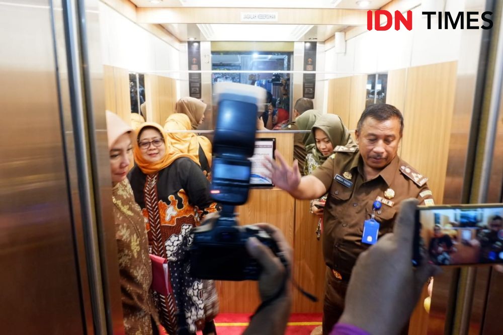 Korupsi YKP, Risma dan Ketua DPRD Surabaya Penuhi Panggilan Kejati