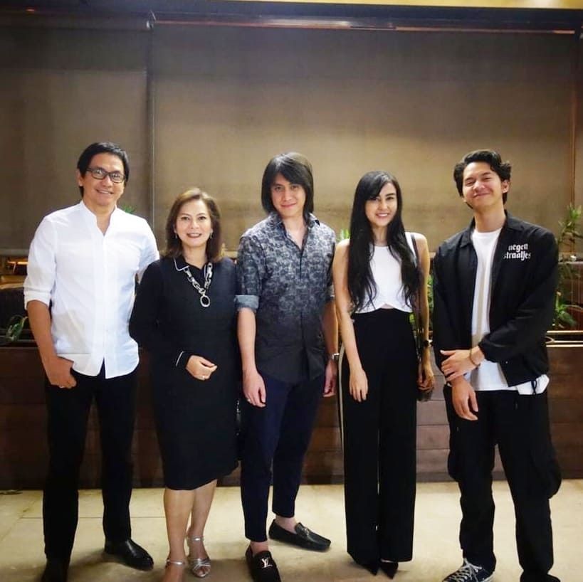 10 Momen Kedekatan Vicy Melanie Bersama Keluarga Kevin Aprilio
