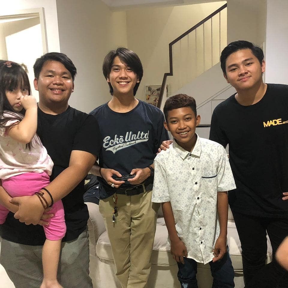 10 Potret Iqbaal  Ramadhan  yang Makin Gagah Gaya Rambut  