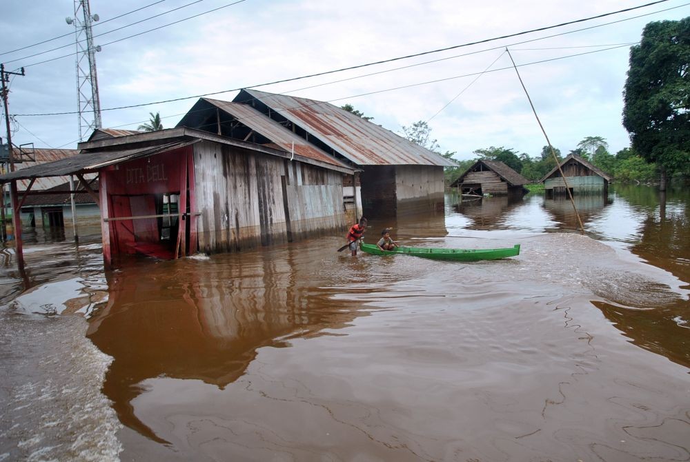 FOTO: Banjir Konawe Perlahan Surut, Kerugian Penduduk Mulai Didata