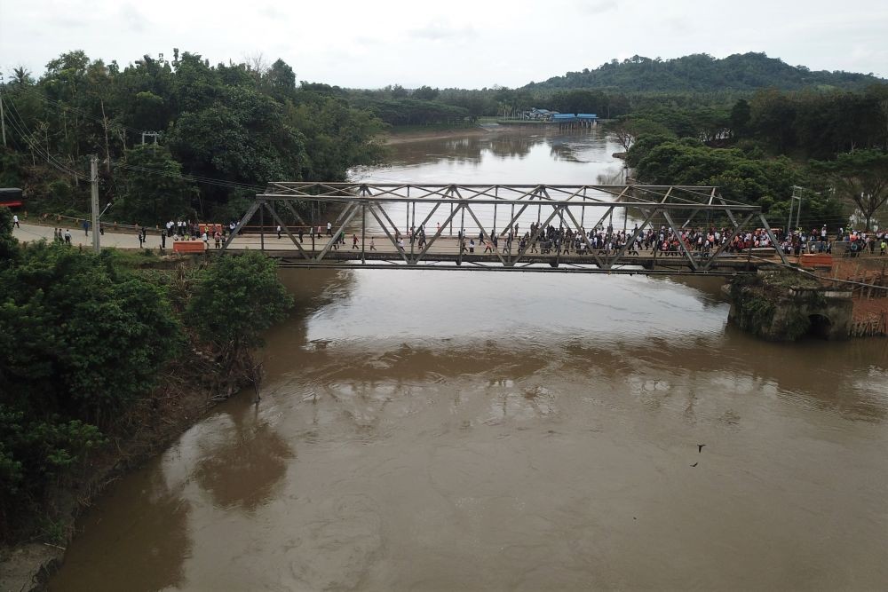 Jembatan di Purwakarta Roboh, Akses Warga di Dua Kecamatan Terhambat