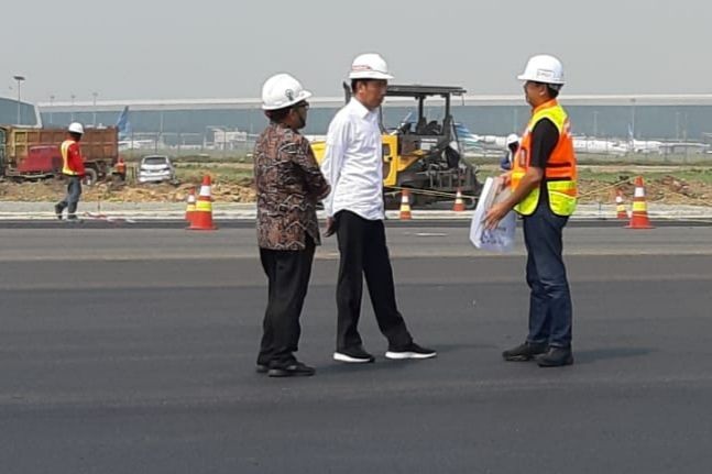 Jokowi Pastikan Runway 3 Bandara Soetta Bisa Beroperasi Juli 2019