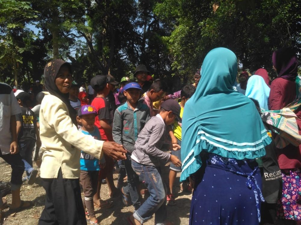 Undik-undikan, Tradisi Tebar Uang Warga Lamongan untuk Ucap Syukur