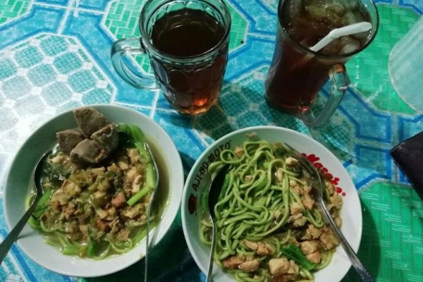 Mi Ayam Hijau Kang Rejo Kuliner Sehat Sangatta Wajib Coba