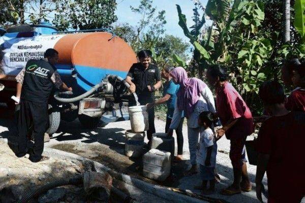 ACT Respons Kekeringan Di Gunungkidul Dengan Kirim Air Bersih